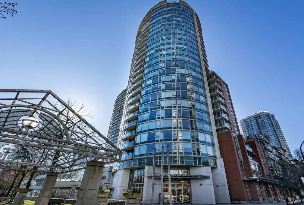 Downtown King Suite-Surround Views-Pool/Gym/Parkng Vancouver Zewnętrze zdjęcie