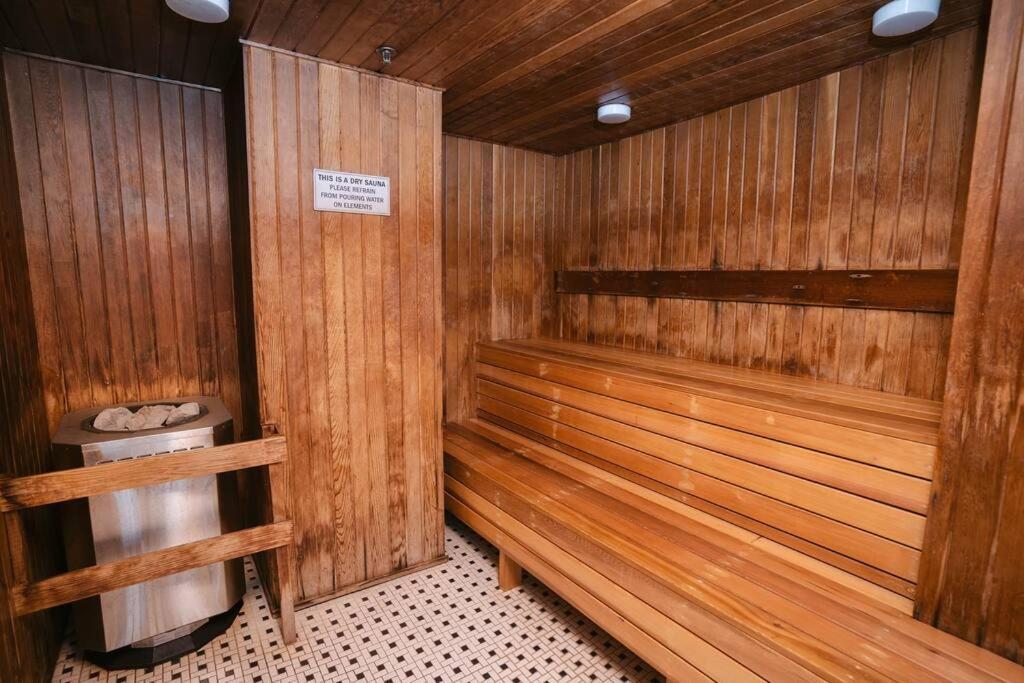 Downtown King Suite-Surround Views-Pool/Gym/Parkng Vancouver Zewnętrze zdjęcie